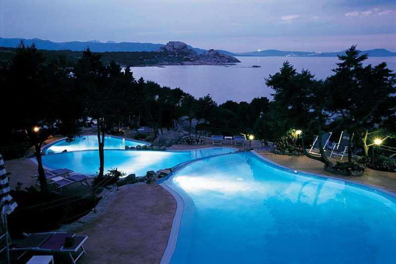 Grand Hotel Smeraldo Beach Baja Sardinia Esterno foto